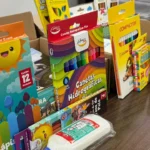 Ladário inicia entrega de kits escolares para alunos da rede municipal