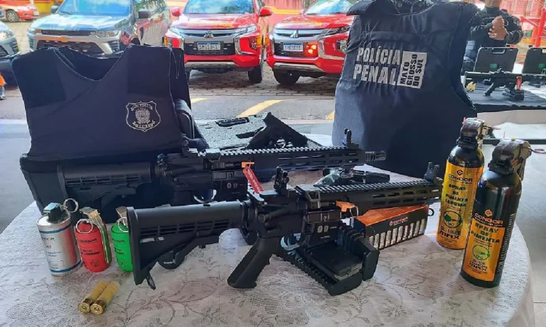 Policia penal recebe viaturas