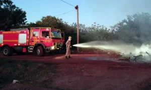 Leia mais sobre o artigo Protesto com fogo em via pública mobiliza Corpo de Bombeiros em Ladário