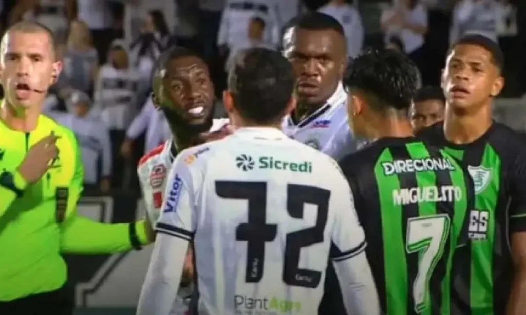 Jogador boliviano do América-MG é preso por injúria racial durante partida da Série B 2 racismo futebol2 Jogador boliviano