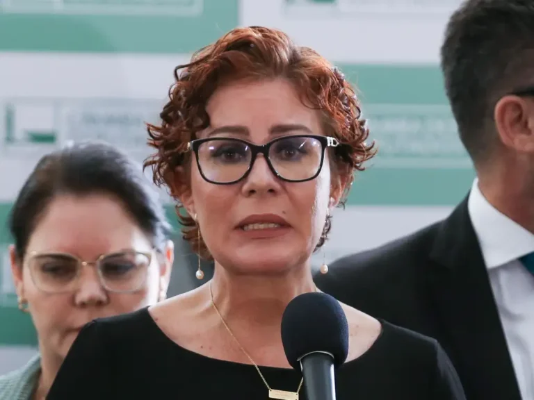 STF determina prisão definitiva de Carla Zambelli e notifica perda de mandato