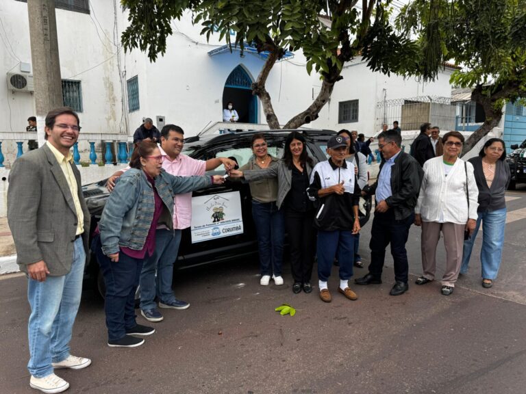 Prefeitura entrega veículo ao Asilo São José em Corumbá