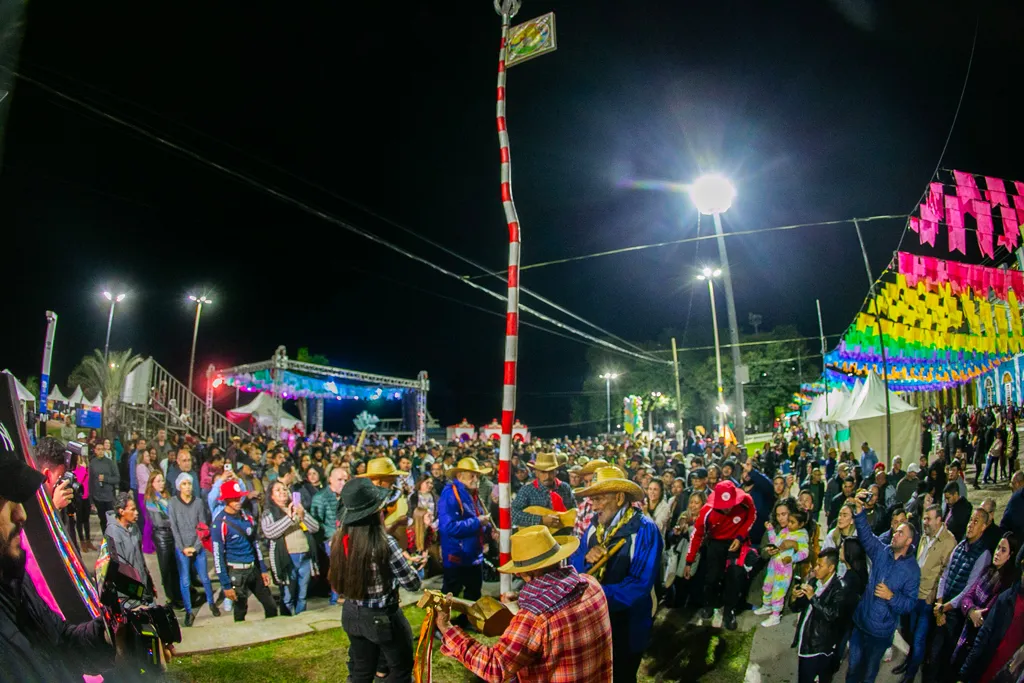 Banho de São João reúne multidão às margens do rio Paraguai e celebra 140 anos de fé e tradição 7 MG 2348