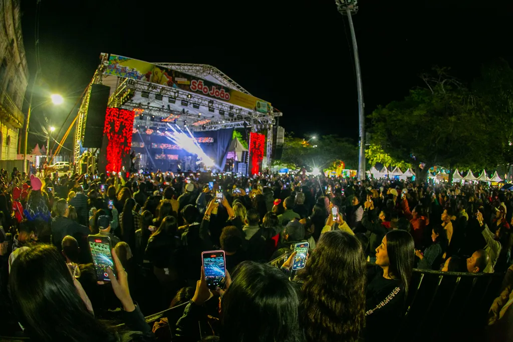 Banho de São João reúne multidão às margens do rio Paraguai e celebra 140 anos de fé e tradição 2 MG 2384