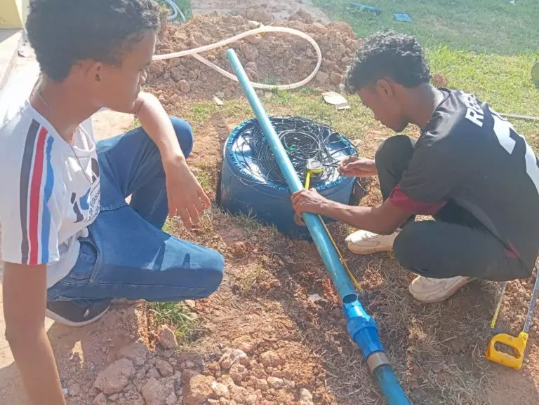 Seis projetos escolares que conectam educação e meio ambiente vencem prêmio nacional 4 Prototipo de Sistema de Reuso de Agua 2 768x578 1