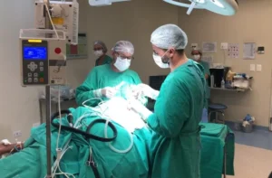 Leia mais sobre o artigo MS anuncia investimento em cirurgias especializadas com recursos de R$ 14,8 milhões