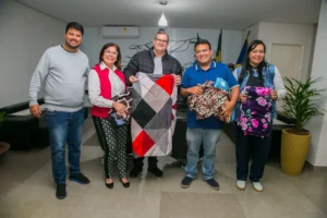 Leia mais sobre o artigo Viação Andorinha entrega cobertores para reforçar assistência social em Corumbá