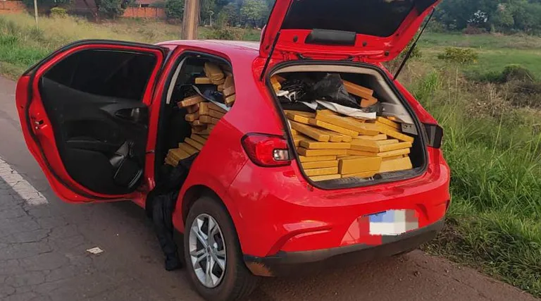 Folha MS - Notícias de Corumbá, Ladário e todo Estado de Mato Grosso do Sul 29 PRF em Miranda, carro roubado, placas falsas, perseguição policial