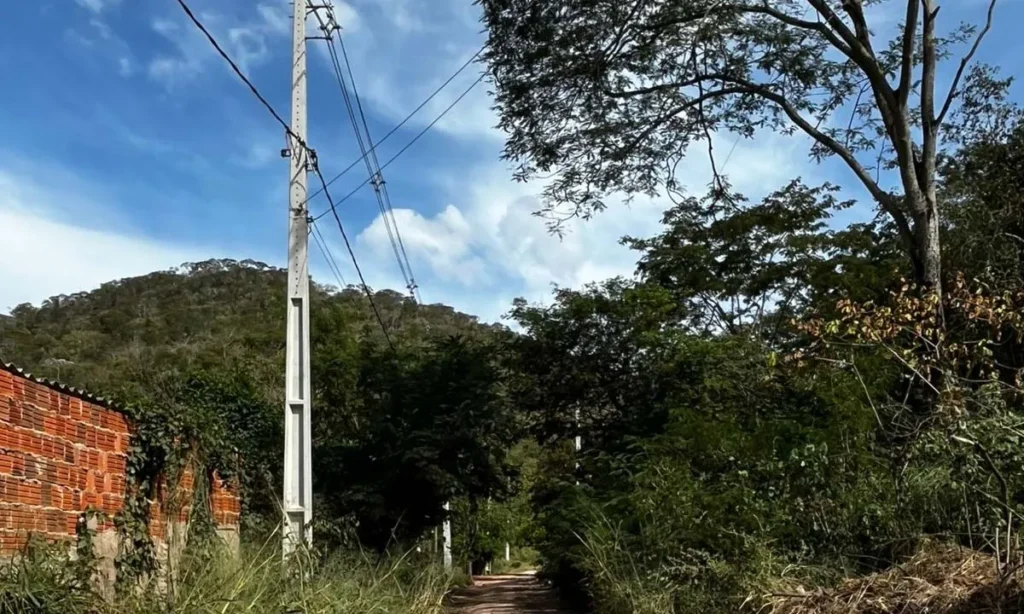 Vereadora pede abertura de rua e melhorias na infraestrutura do Jardim dos Estados 3 falta iluminacao melhorias na infraestrutura do Jardim dos Estados