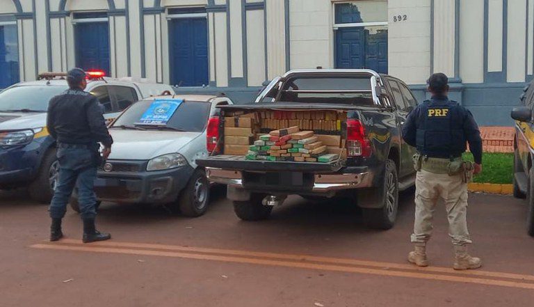 PRF e PM apreendem mais de 2 toneladas de maconha em Bela Vista