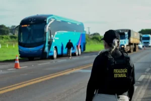 Leia mais sobre o artigo AGEMS promove orientação a passageiros e amplia fiscalização em MS no feriado