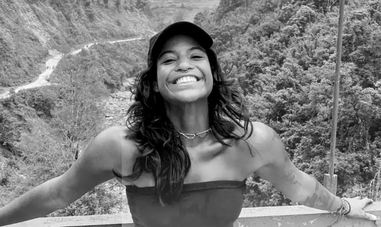 Brasileira morre após queda em trilha no vulcão Rinjani, na Indonésia