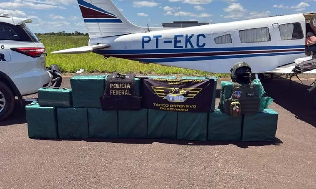 piloto e passageiro flagrado com mais de 400 kgs de drogas são absolvidos