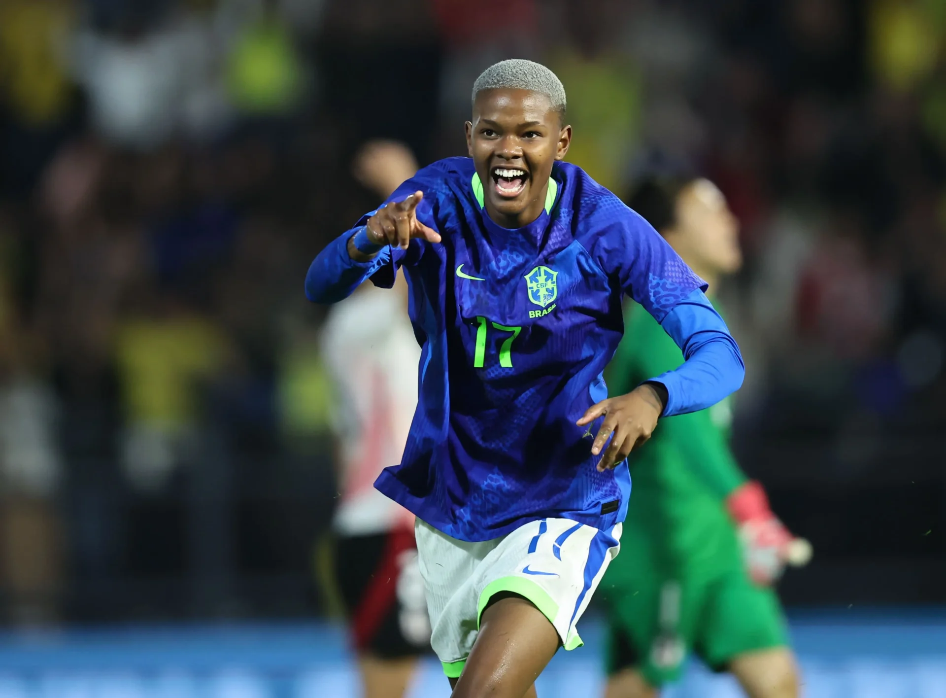 No momento, você está visualizando Brasil vence Japão de virada com gol de estreante