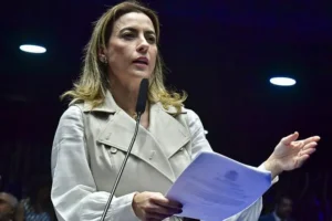 Leia mais sobre o artigo Soraya Thronicke pede ação do Governo Federal para proteger frigoríficos e empregos em MS