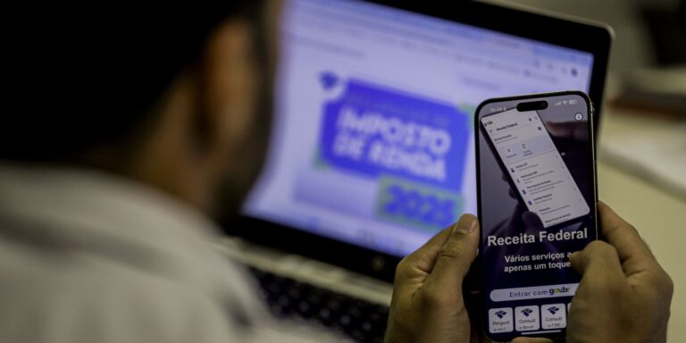 Receita paga nesta quinta terceiro lote de restituição do IR de 2025
