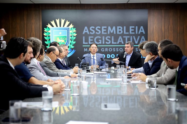 Para atender regionalização da Saúde, nova arquitetura já é realidade em Mato Grosso do Sul 4 Reuniao ALEMS PPP hospital Regional Foto Alvaro Rezende 2 768x512 1