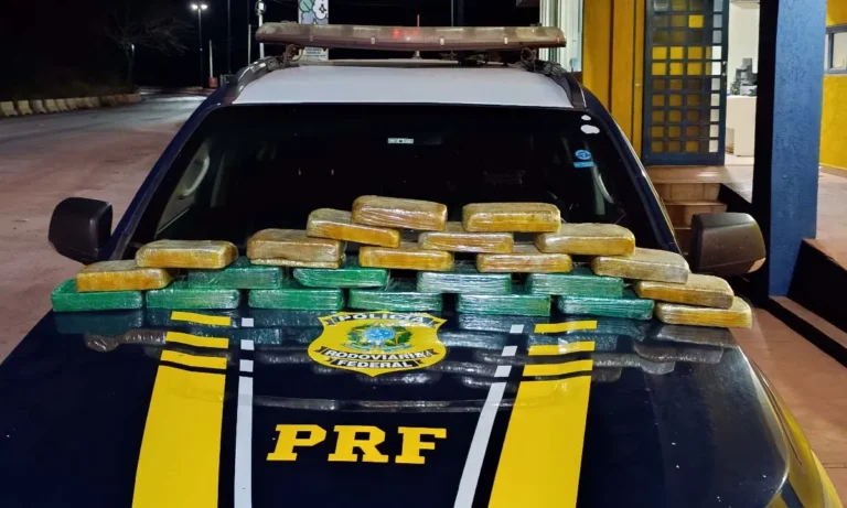 Boliviano é preso por tráfico de drogas ao ser flagrado com quase 25 kg de pasta base de cocaína em ônibus na BR-262. Carga tinha como destino São Paulo.