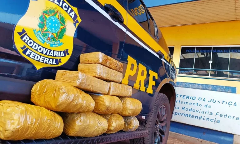 Mulher é presa com quase 12 kg de skunk em ônibus fiscalizado pela PRF em Miranda