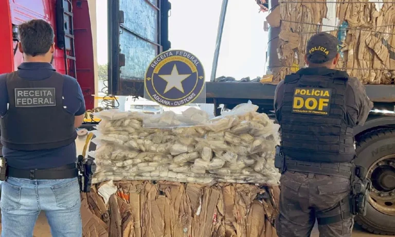 DOF e Receita Federal apreendem 102 kg de haxixe em carreta; droga está avaliada em R$ 7,5 milhões.
