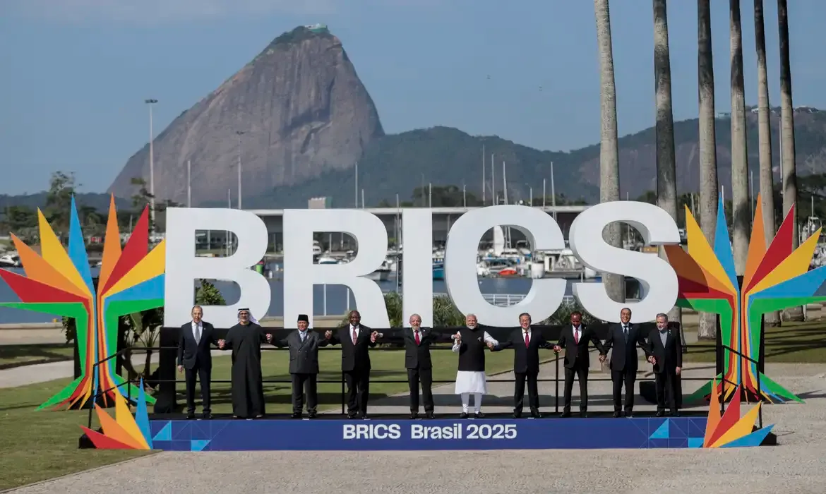 Leia mais sobre o artigo Sanção de Trump contra Brasil é chantagem política e mira o Brics