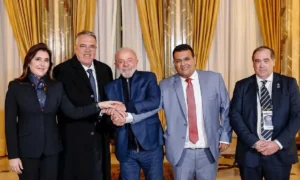 Leia mais sobre o artigo Lula destrava US$ 16 milhões para obras em MS após reunião com prefeitos na Argentina