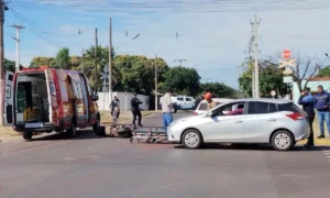 Leia mais sobre o artigo Motociclista de 62 anos sofre ferimentos após colisão com carro no Centro de Corumbá