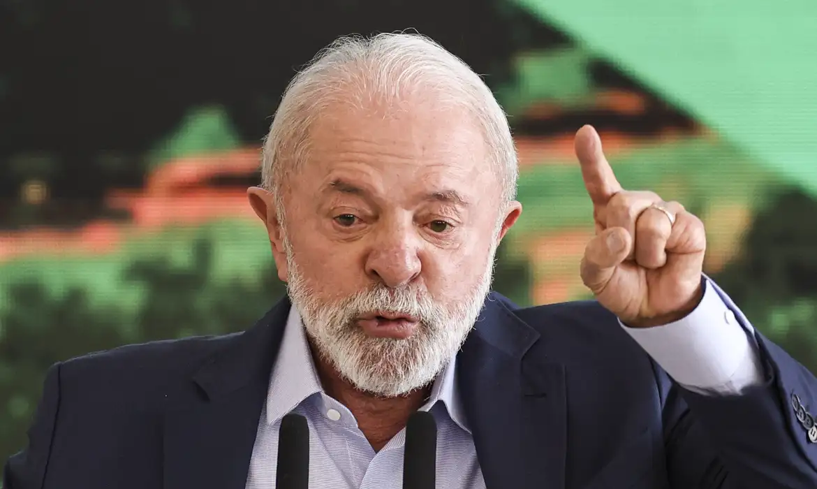 Leia mais sobre o artigo Lula critica derrubada do decreto do IOF e diz que Motta descumpriu acordo com o governo