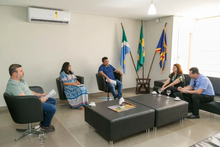 prefeitura e Senai tratam sobre parcerias para qualificação profissional