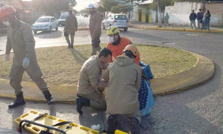 adolescente fica ferida após queda de motocicleta em corumbá