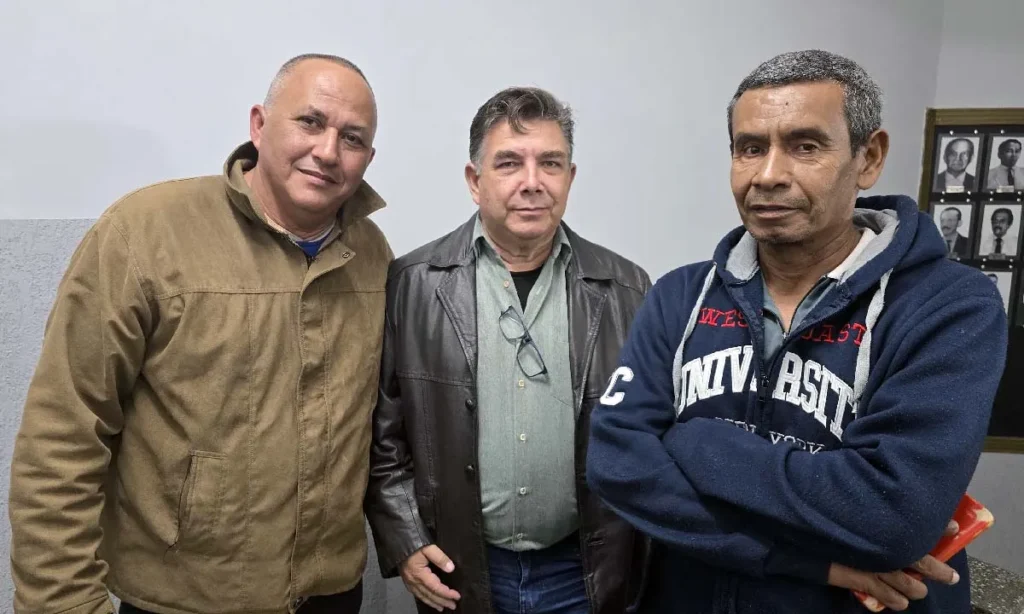 Vereadora cobra edital para redistribuição de permissões de táxi em Corumbá 3 taxistas 1 permissões de táxi