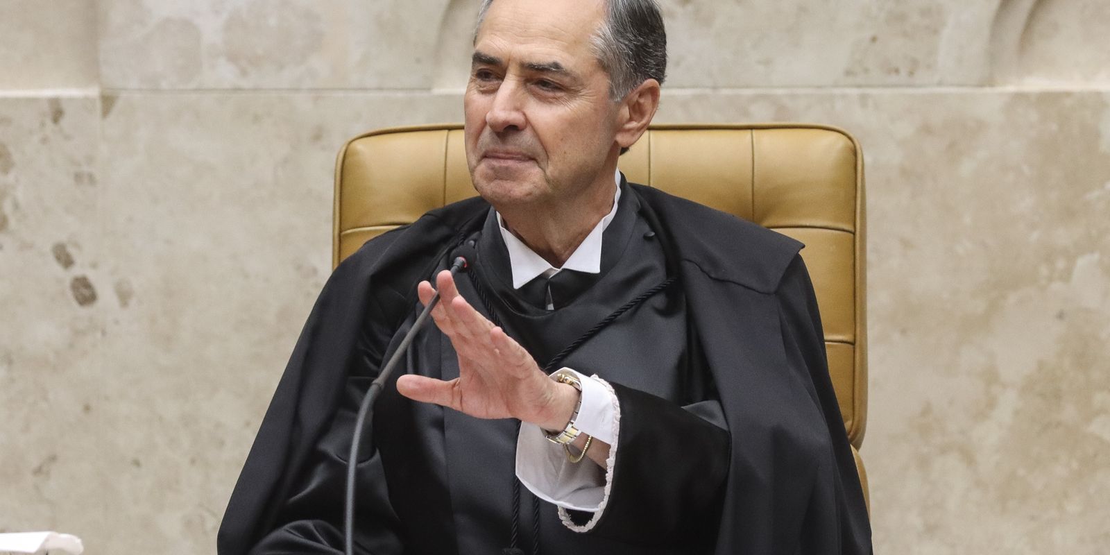 Barroso diz que atuacao de Moraes evitou grave erosao democratica