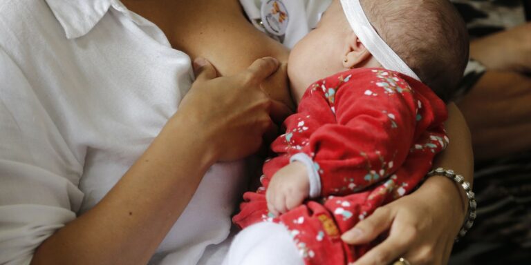 Campanha Mundial de Amamentação promove a preservação da vida