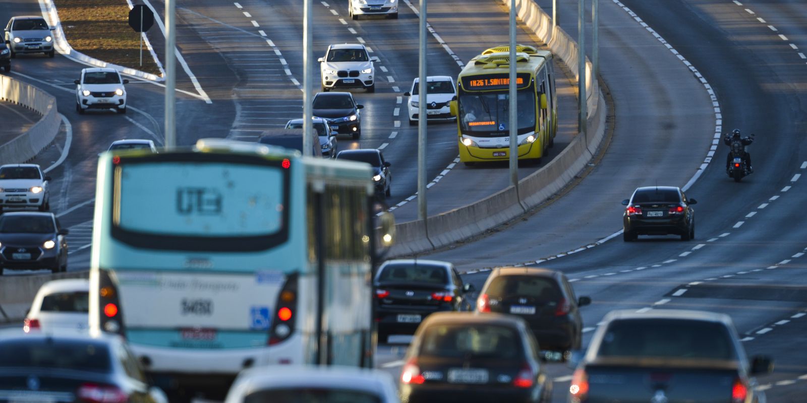 Governo federal recebe sugestoes para levar internet a rodovias Internet