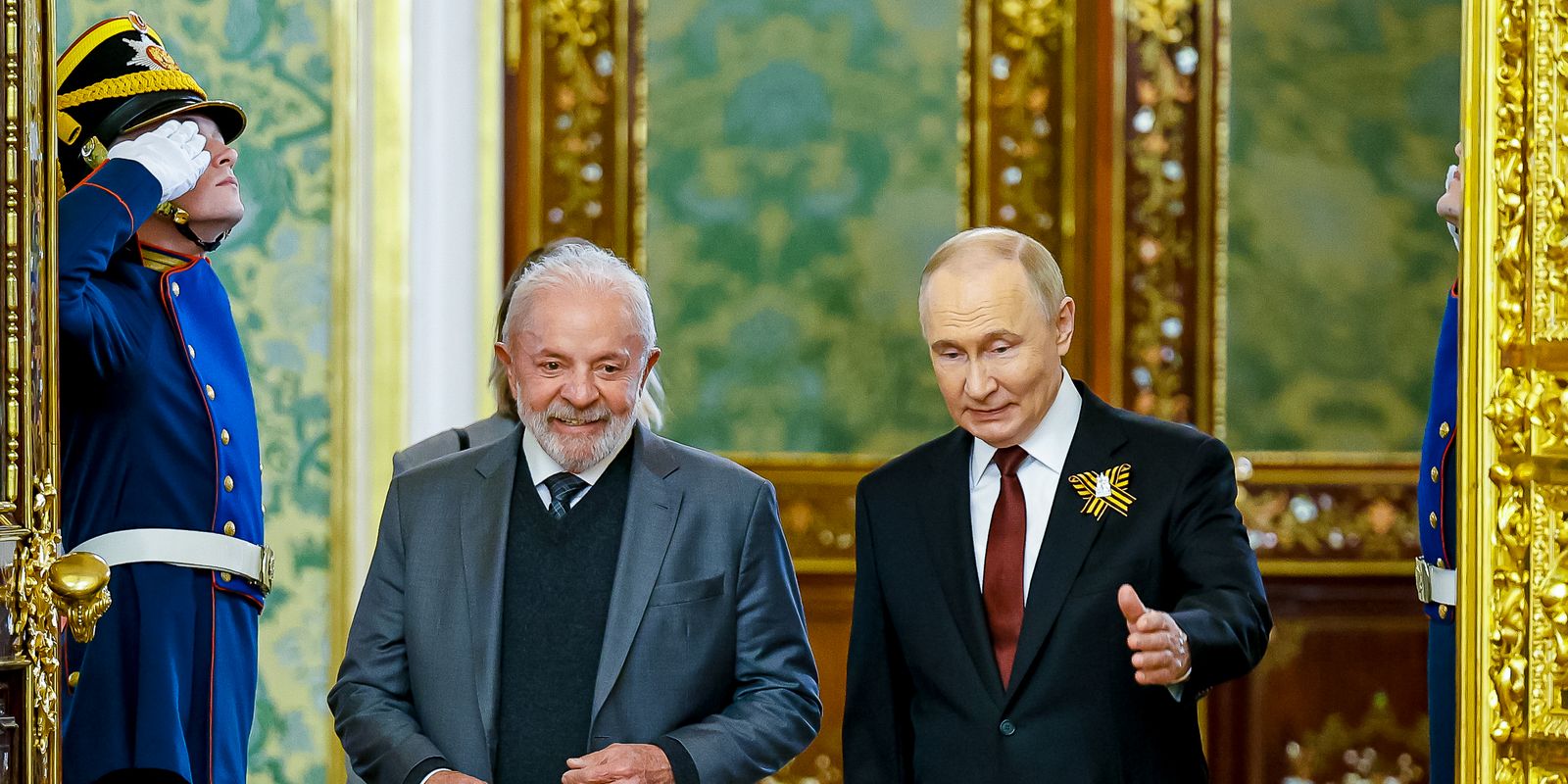 Lula recebe ligacao de Putin e conversam sobre guerra na