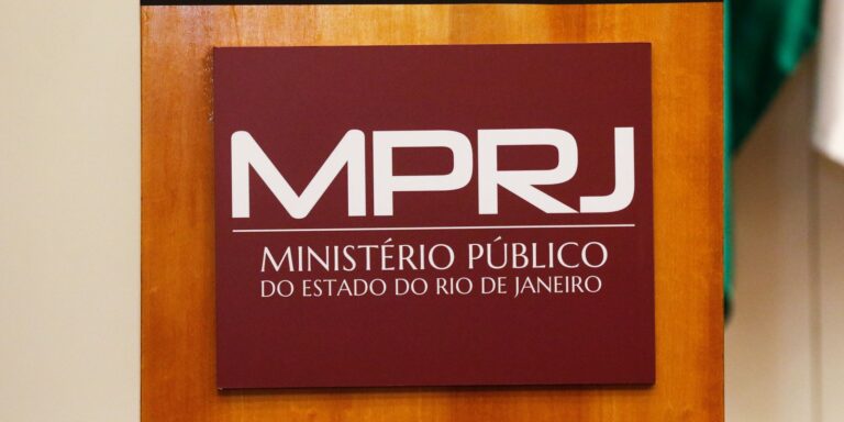 MP pede prisão preventiva de jovens que doparam turistas ingleses