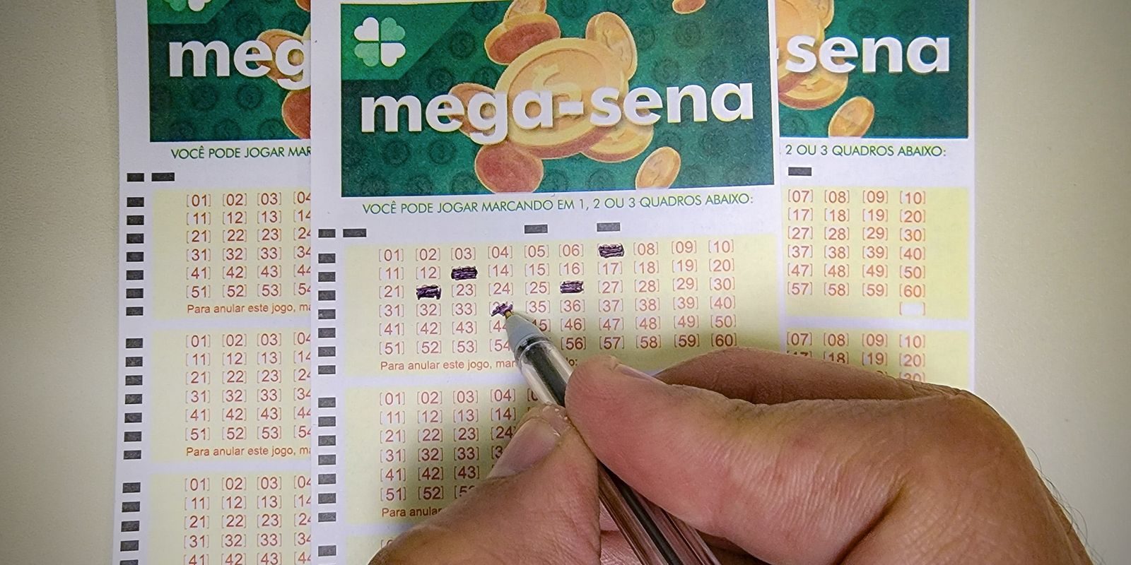 Mega Sena acumula e premio principal vai para R 35 milhoes Mega-Sena
