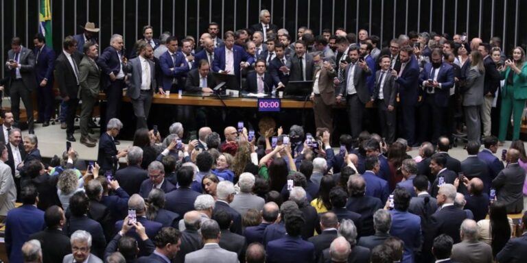 Motta: retomada do plenário da Câmara não foi condicionada à anistia
