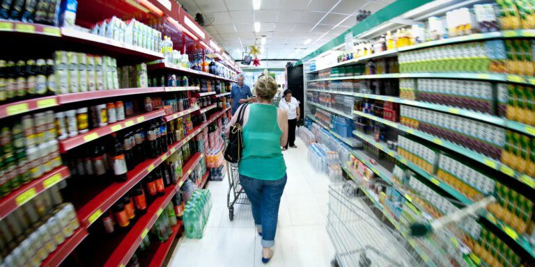 Preço da cesta básica cai em 22 capitais brasileiras em setembro