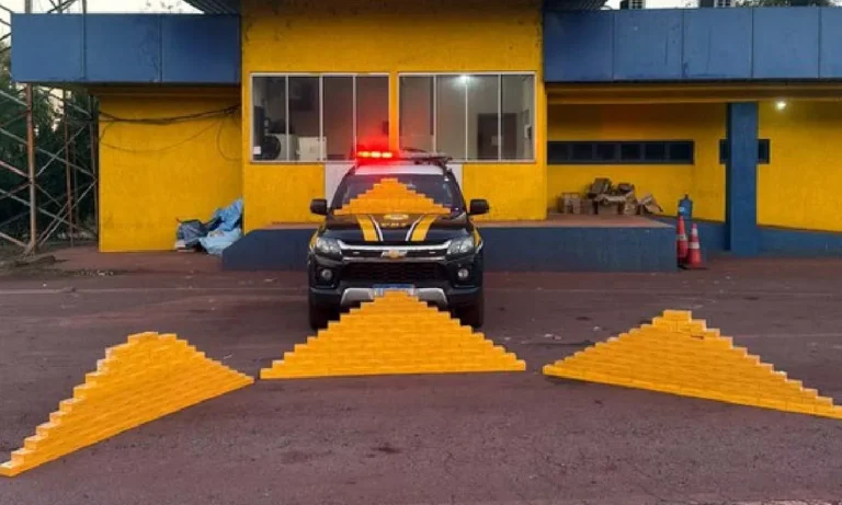 PRF apreende 260 celulares da marca Realme, sem documentação fiscal, em Corumbá (MS). Carga seguia para São Paulo após passagem por Campo Grande.