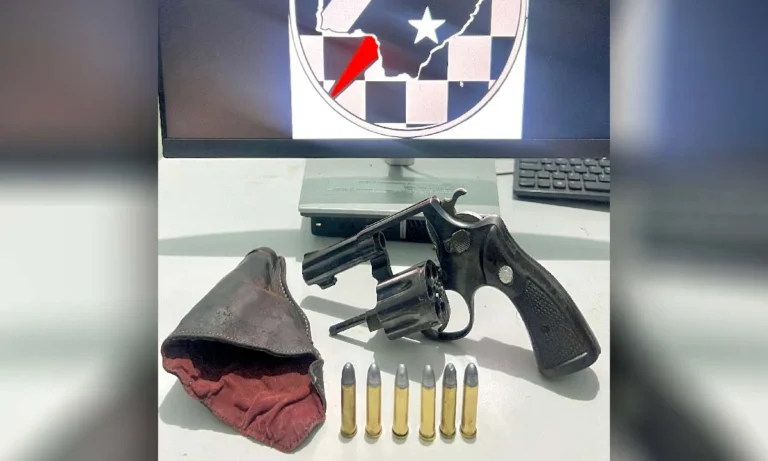Polícia Militar apreende arma de fogo calibre .38 durante patrulhamento no bairro Popular Nova, em Corumbá.