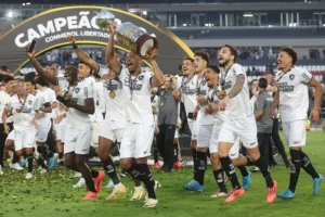 Leia mais sobre o artigo Botafogo é indicado a clube do ano na Bola de Ouro 2025