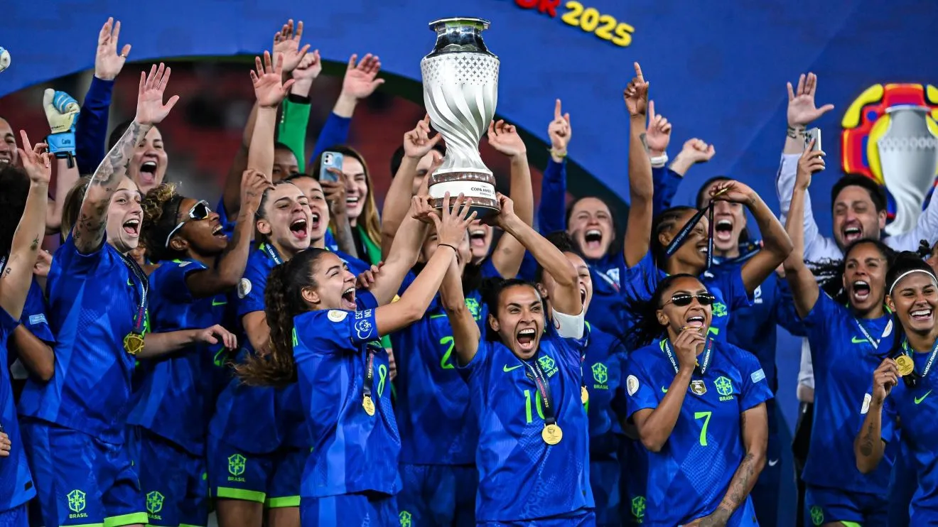 Marta decide, Lorena brilha nos pênaltis e Brasil é campeão da Copa América Feminina pela nona vez.
