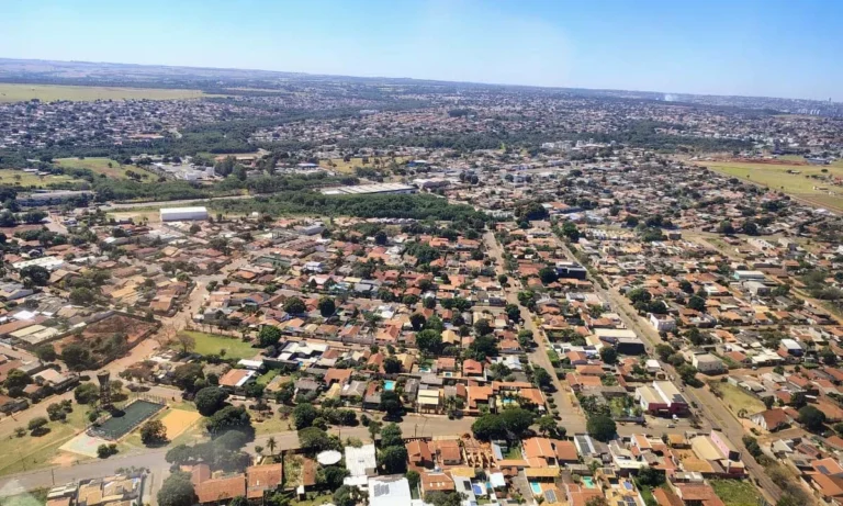 Previsão do tempo aponta pancadas de chuva e ventos fortes em Mato Grosso do Sul, segundo CEMTEC.
