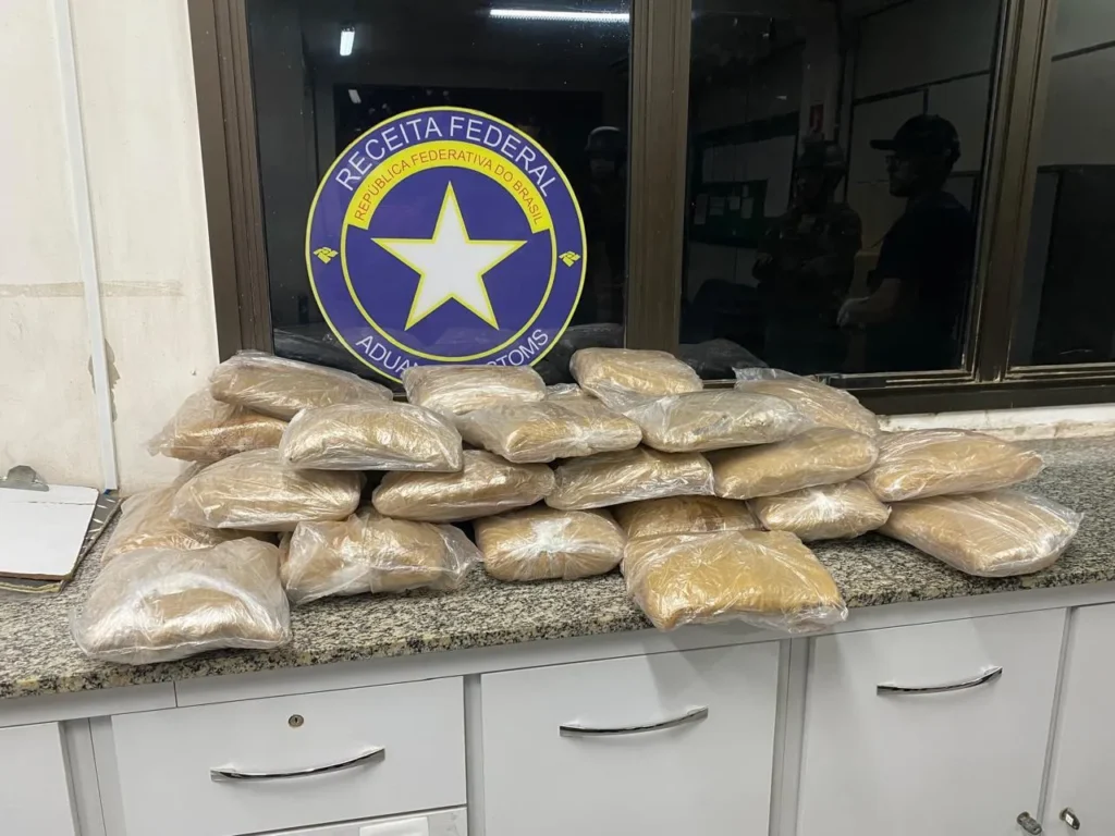 Ação integrada apreende drogas e mercadorias ilegais na fronteira em Corumbá 2 Ação integrada apreende drogas e mercadorias ilegais na fronteira em Corumbá