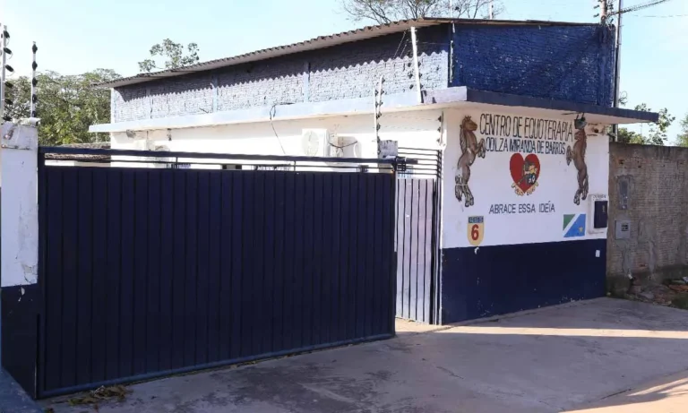 Centro de Equoterapia de Corumbá recebe repasse antecipado para manter atendimentos e evitar paralisação dos serviços.