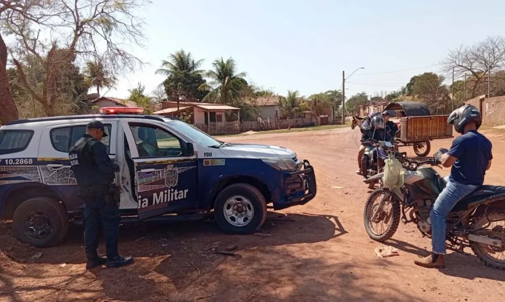 Polícia intercepta menores de idade por direção perigosa em Corumbá 3 fiscalizacao pm1 direção perigosa