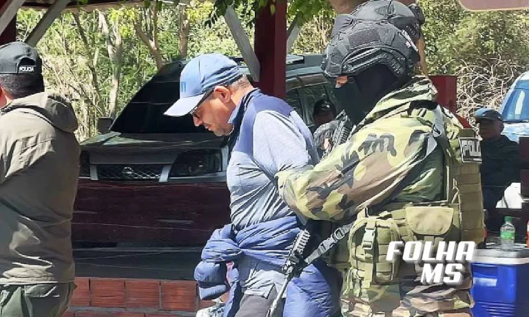 Interpol entrega brasileiro procurado por tráfico de drogas à Polícia Federal na fronteira com Corumbá.