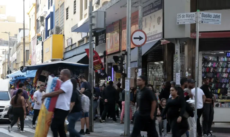 Desemprego recua em 18 estados e atinge menor média da série histórica no Brasil