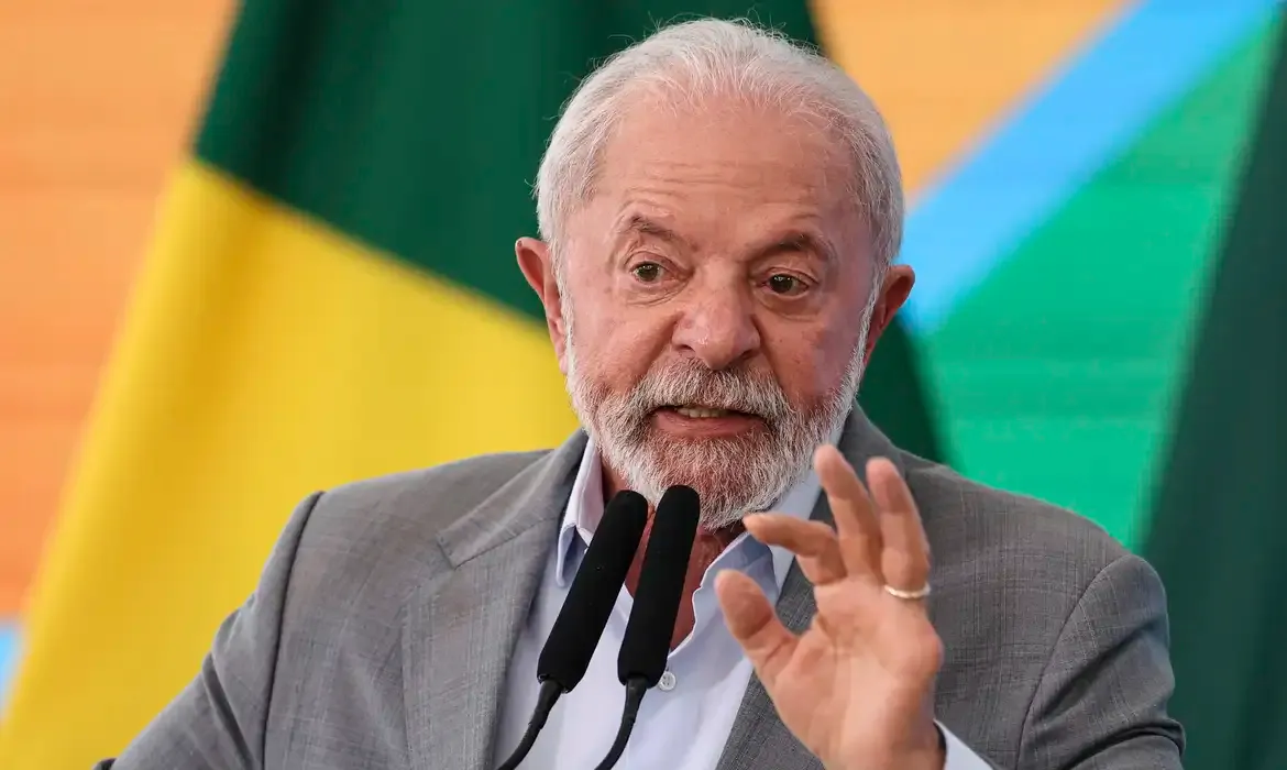 Lula tem 39% e Bolsonaro 33% na disputa presidencial de 2026, aponta Datafolha